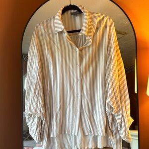 NWT Balloon Sleeve Taupe Button Down Size Large